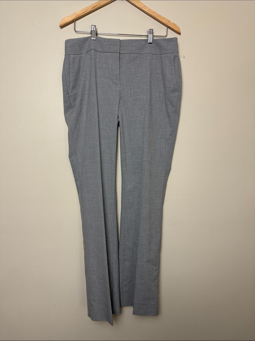 Le Chateau Gray Women's modern fit flare leg size 10